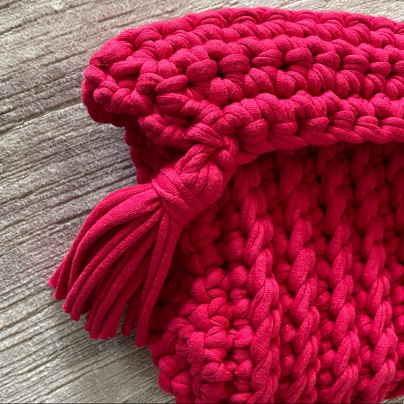 Hand knitted Garter Stitch flap clutch/wristlet - Picture 3 of 6